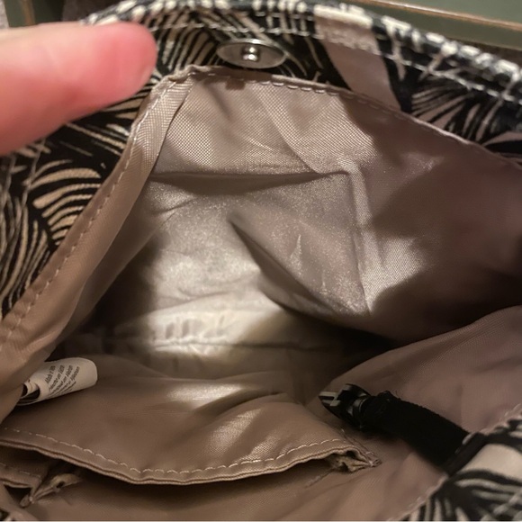 Kavu Black and Natural Print Crossbody Bag New - Picture 6 of 6